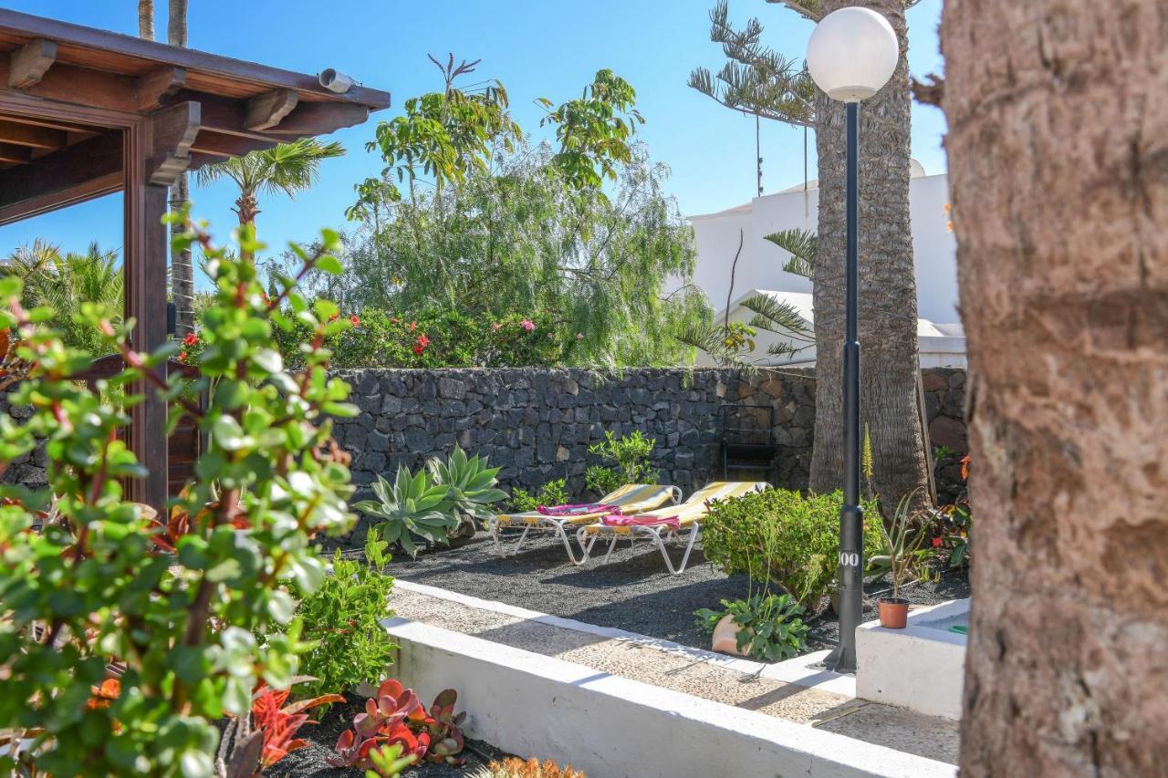 Bungalow Playa Bastian Costa Teguise Exterior photo