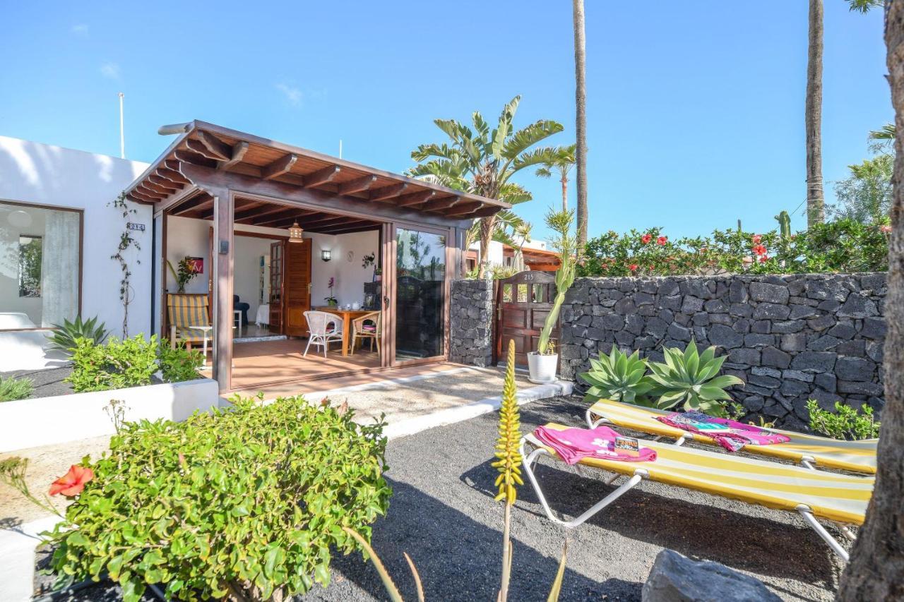 Bungalow Playa Bastian Costa Teguise Exterior photo