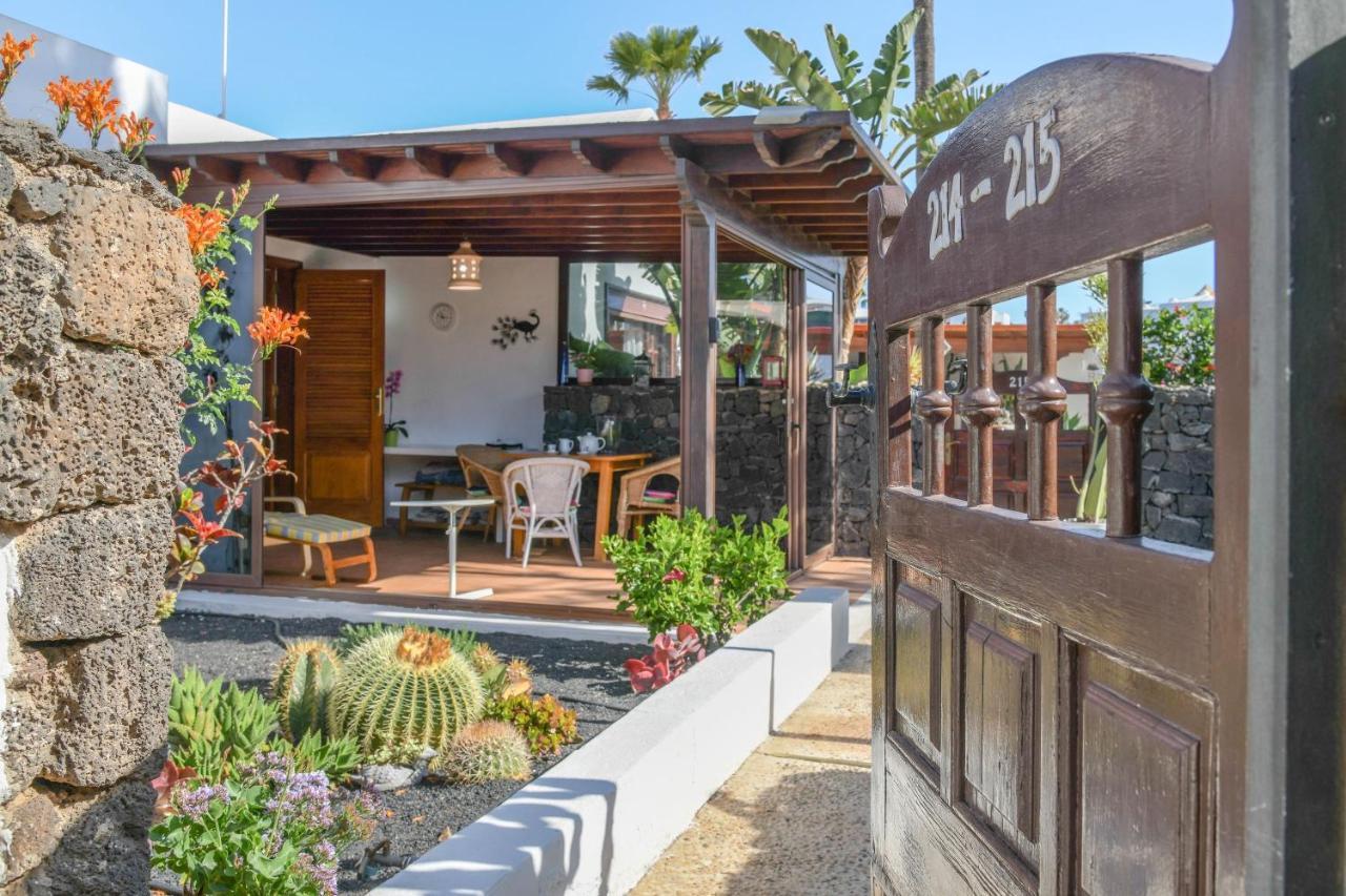 Bungalow Playa Bastian Costa Teguise Exterior photo